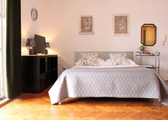 Maia's Znjan Apartment