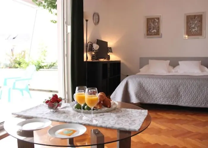 Maia's Znjan Apartment *